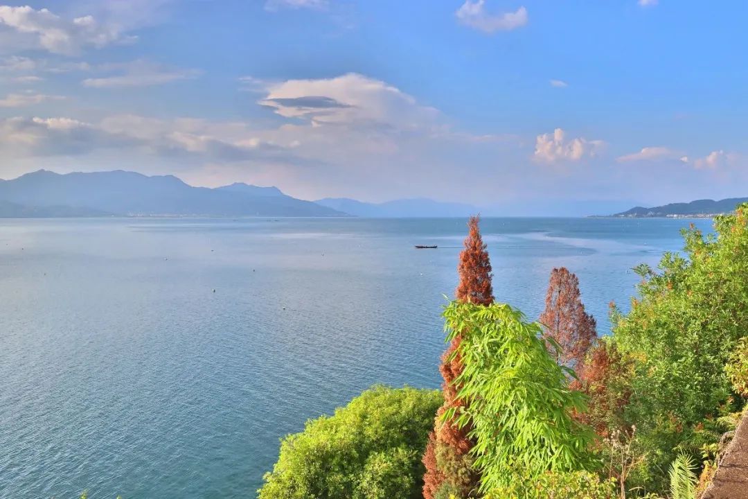 澄江抚仙湖旅游攻略必去景点_澄江抚仙湖旅游景点有哪些_澄江抚仙湖怎么玩