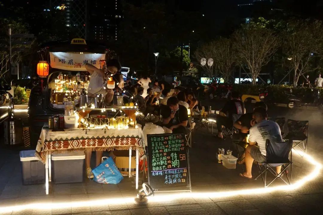 摆地摊卖点啥好_摆地摊卖什么最赚钱而且很受欢迎_摆地摊的