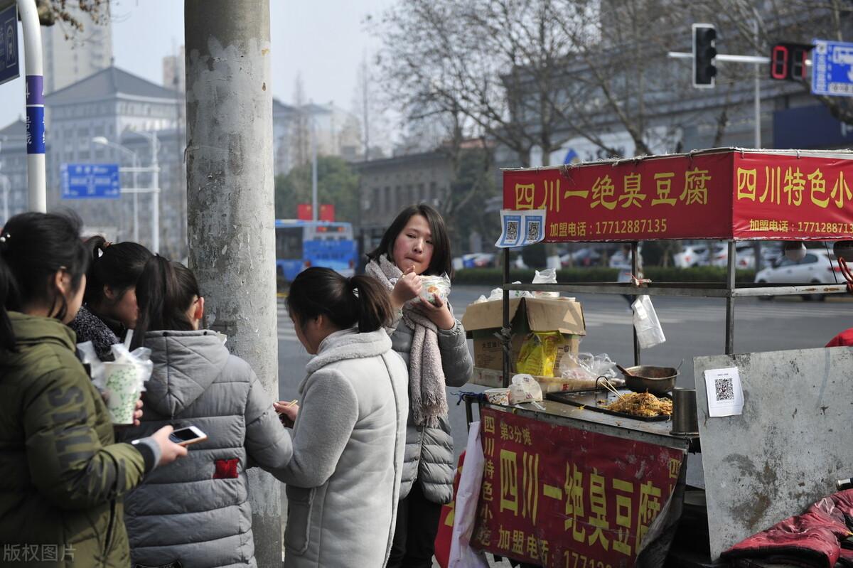 许可流动摊位证办理经营流程_流动摊位经营许可证怎么办理_流动摊贩许可证