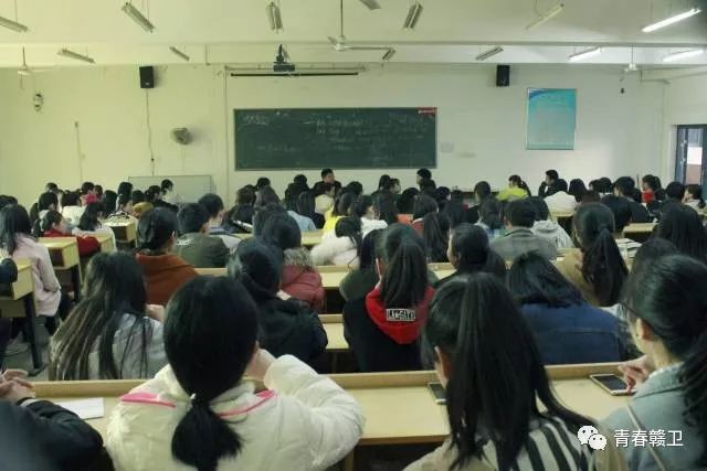 赣南卫生健康职业学院宿舍_赣南健康卫生职业学院宿舍环境_赣南卫生健康职业学校寝室