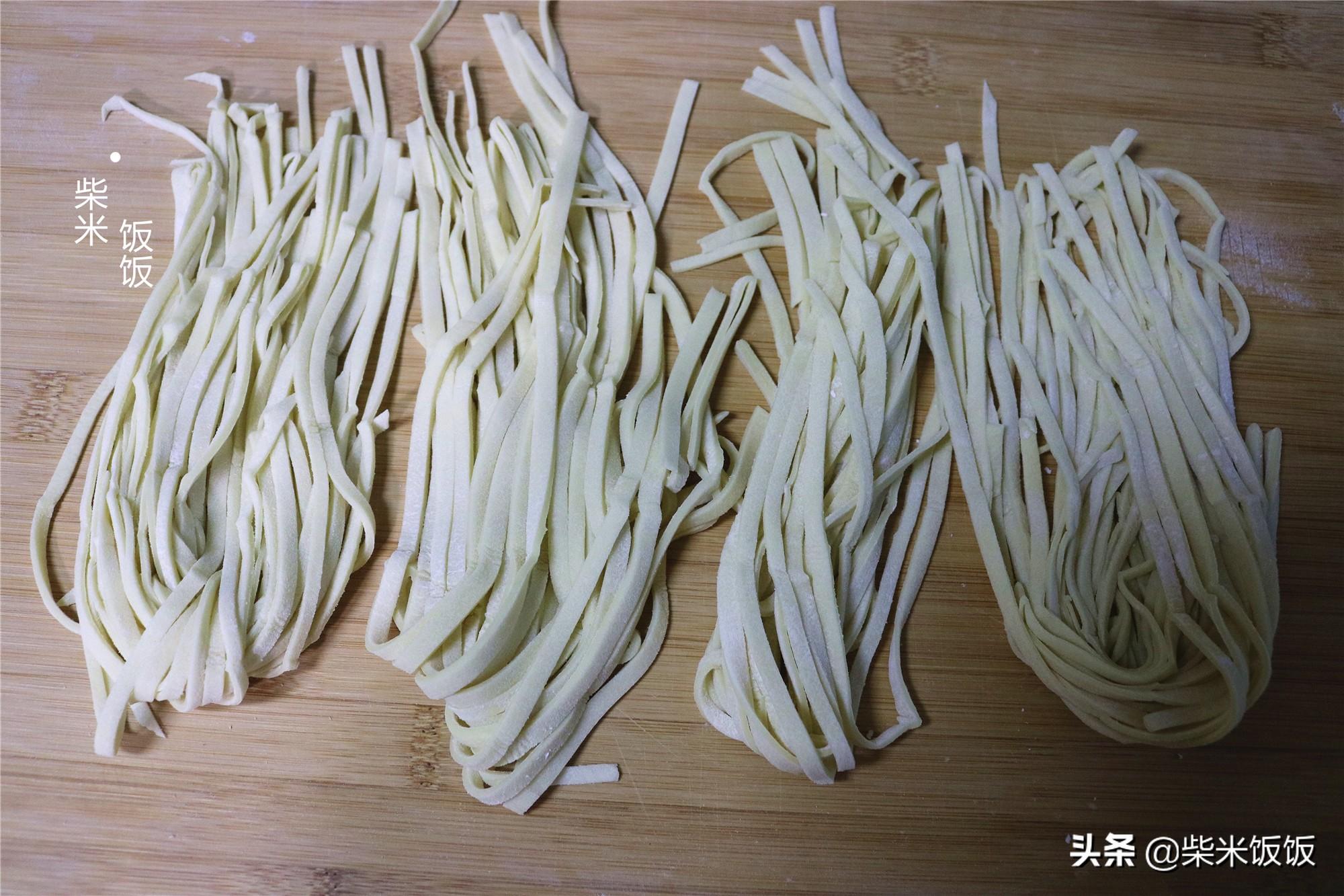 面粉里放碱_一斤面粉放多少克食用碱_面粉碱食用克放多少克