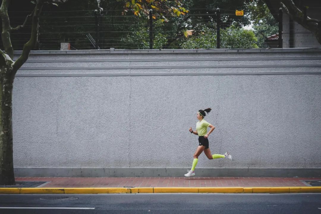 qq年龄在哪里看_年龄看起来显老怎么办_年龄看起来很小是好事吗