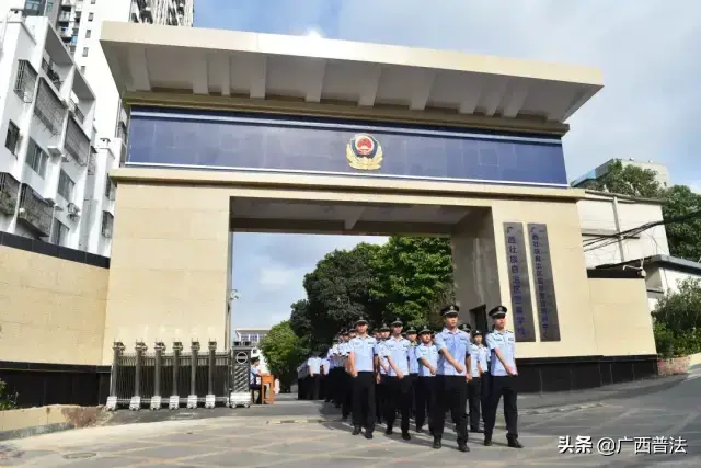 初中警察学校中专招生_初中毕业中专警察学校招生_中专警察学校招生要求