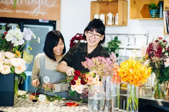 想开花店要学什么_开花店好学吗_自己想开花店去哪里学